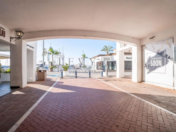 Apartamento en Playa El Duque Puerto Banús Marbella