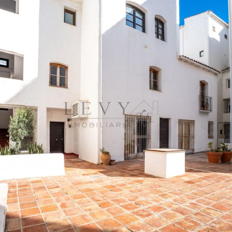 Apartamento en Playa El Duque Puerto Banús Marbella
