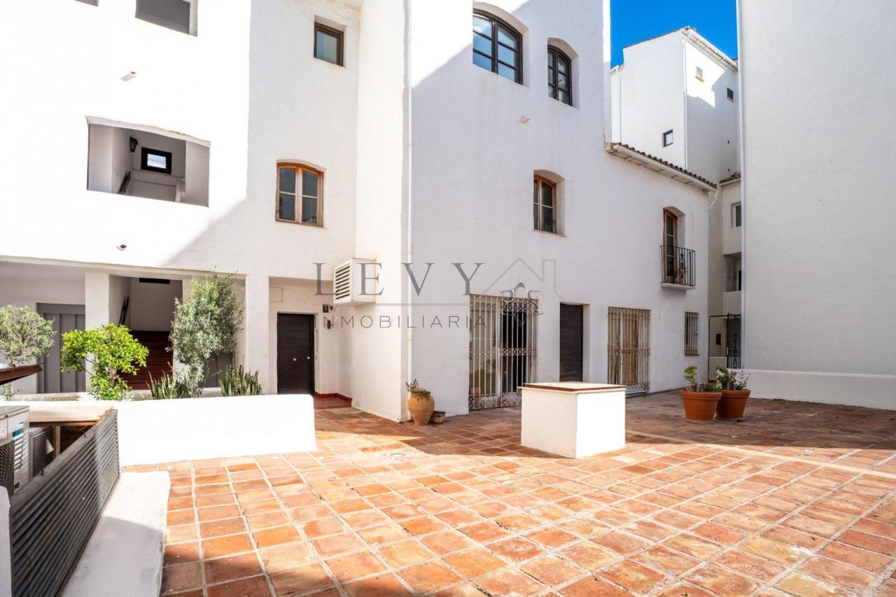 175507894223200165151_175507881009 Apartamento en Playa El Duque Puerto Banús Marbella