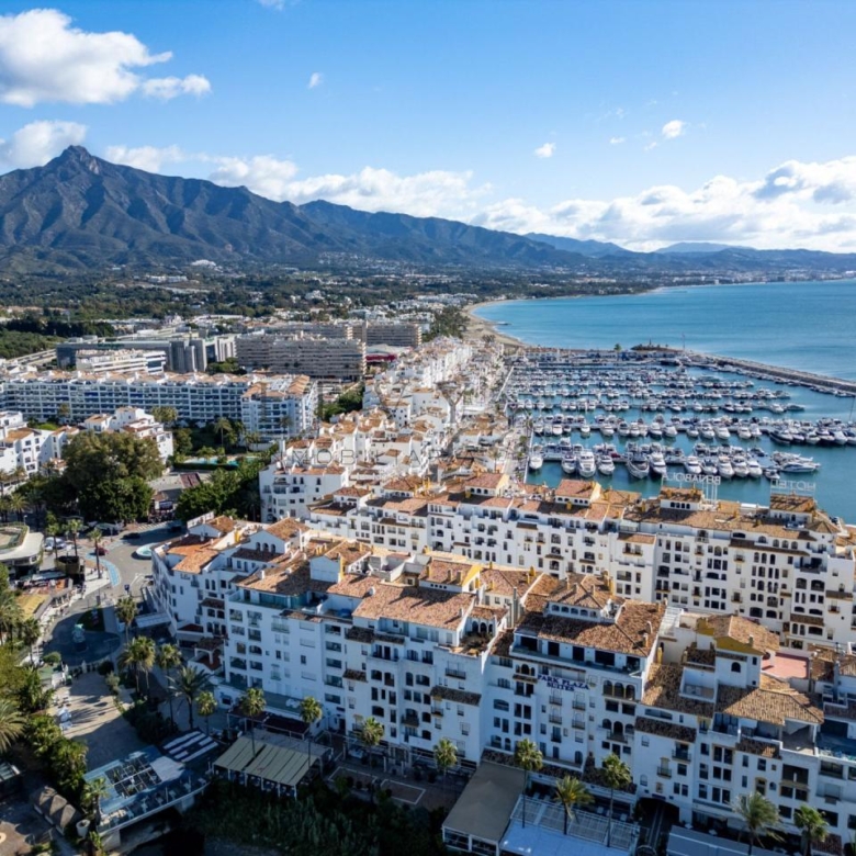 Apartamento en Playa El Duque Puerto Banús Marbella