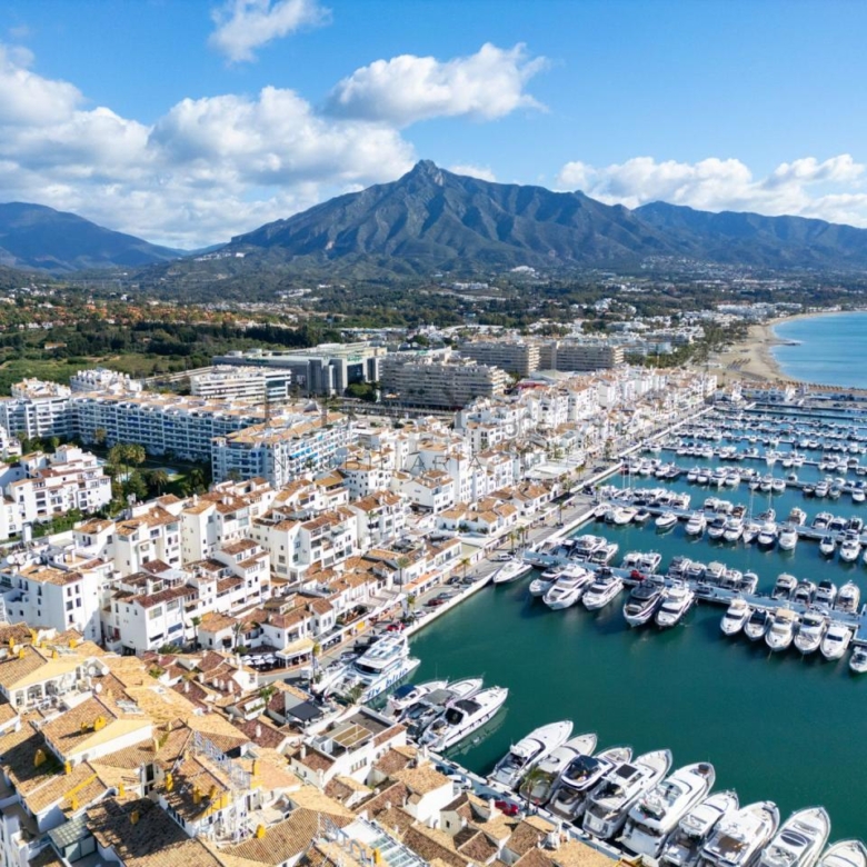 Apartamento en Playa El Duque Puerto Banús Marbella