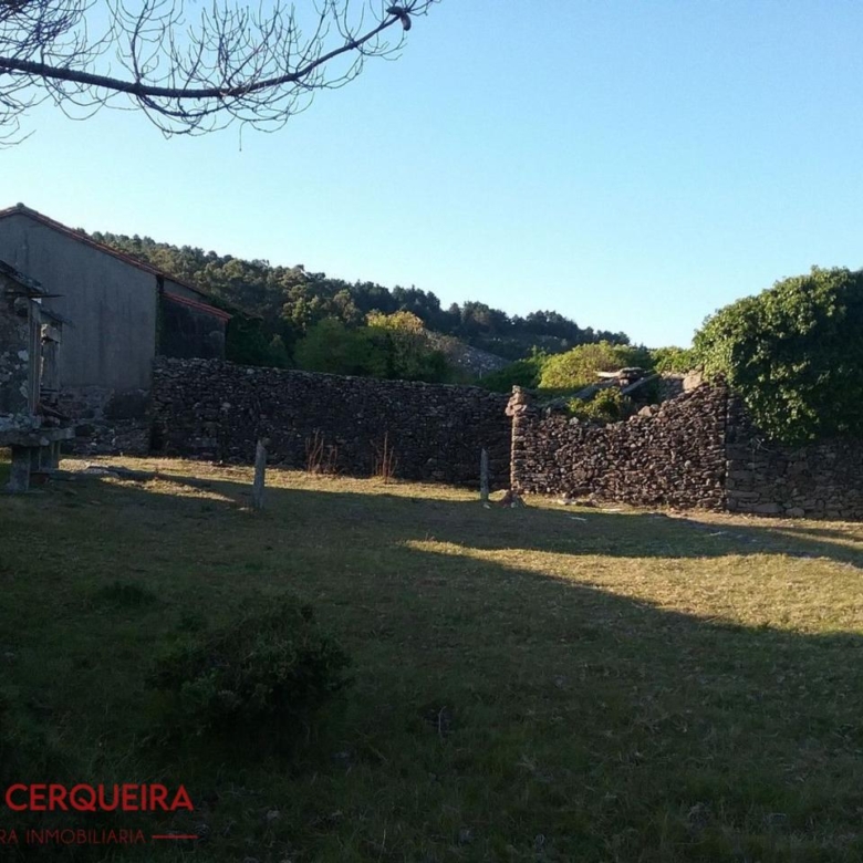 CASA HISTÓRICA DE 1900 EN OIA – 312 m² SOBRE UNA FINCA DE 5.769 m²