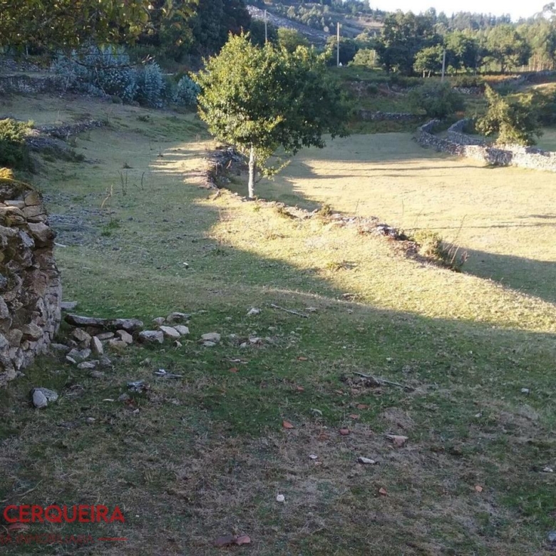 CASA HISTÓRICA DE 1900 EN OIA – 312 m² SOBRE UNA FINCA DE 5.769 m²