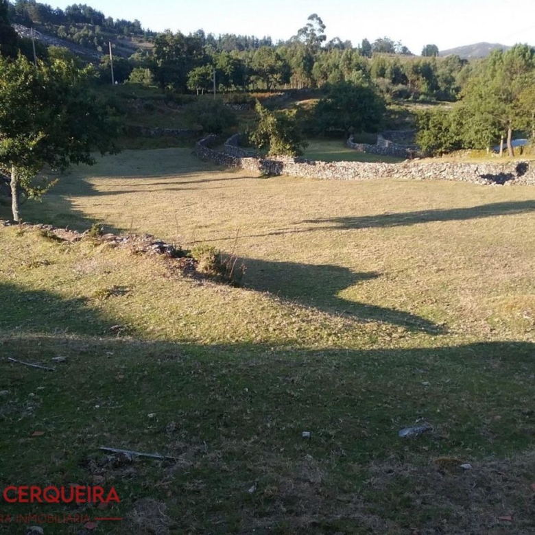 CASA HISTÓRICA DE 1900 EN OIA – 312 m² SOBRE UNA FINCA DE 5.769 m²