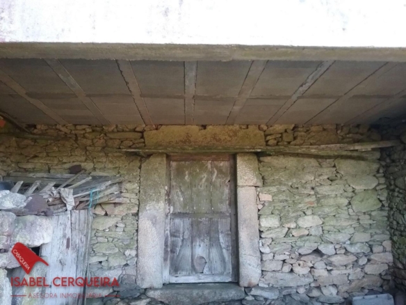 CASA HISTÓRICA DE 1900 EN OIA – 312 m² SOBRE UNA FINCA DE 5.769 m²