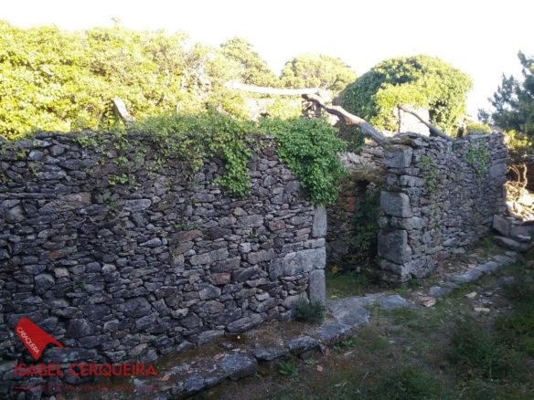 CASA HISTÓRICA DE 1900 EN OIA – 312 m² SOBRE UNA FINCA DE 5.769 m²