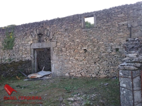 CASA HISTÓRICA DE 1900 EN OIA – 312 m² SOBRE UNA FINCA DE 5.769 m²