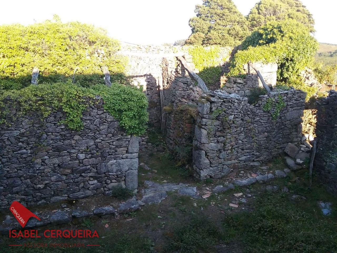 CASA HISTÓRICA DE 1900 EN OIA – 312 m² SOBRE UNA FINCA DE 5.769 m²