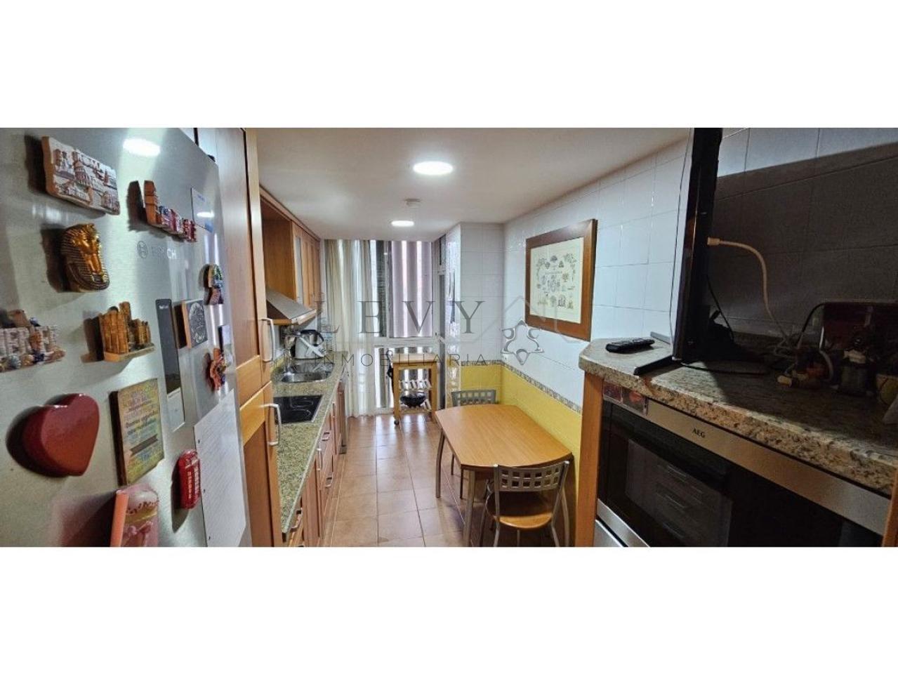 175559965658700165268_175559939001 Piso de 4 habitaaciones en Parque del Mediterraneo