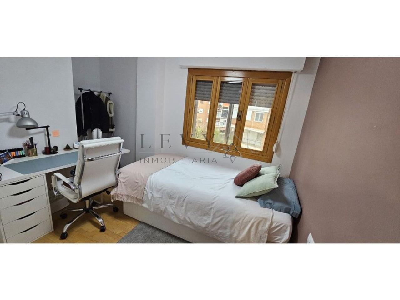 175559965901300165268_175559939653 Piso de 4 habitaaciones en Parque del Mediterraneo