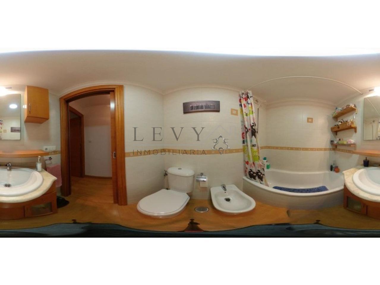 175559969033500165268_175559947621 Piso de 4 habitaaciones en Parque del Mediterraneo