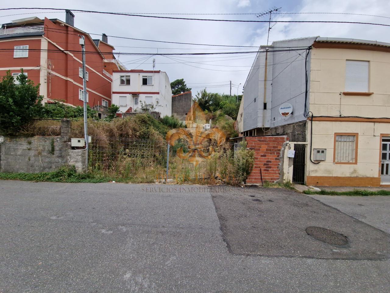 Venta de solar con proyecto y licencia para vivienda unifamiliar en dos alturas