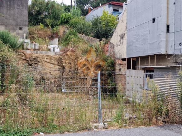 Venta de solar con proyecto y licencia para vivienda unifamiliar en dos alturas