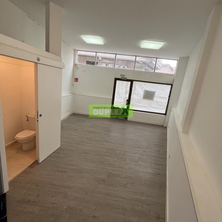 ¡Local Comercial Ideal en Pleno Centro!