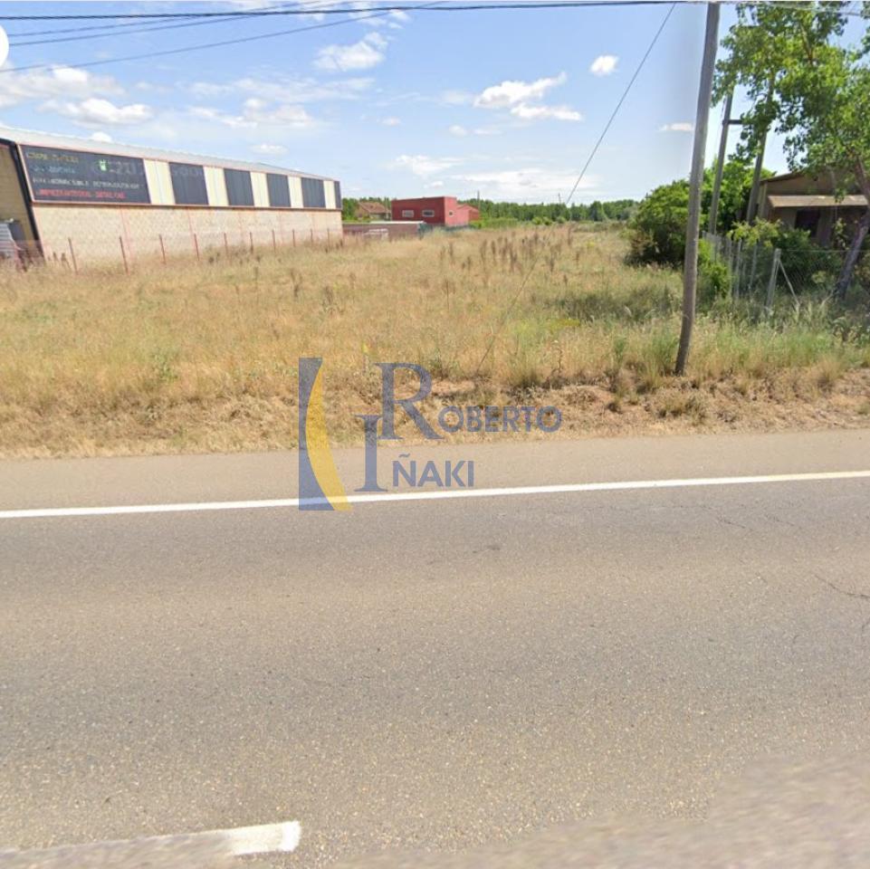 VENTA PARCELA URBANA DE 2811 M²