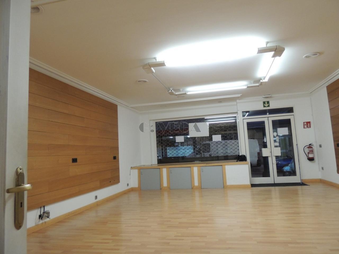 175645948830500028110_175645788873 Local en venta. Actualmente alquilado. Muy bien situado
