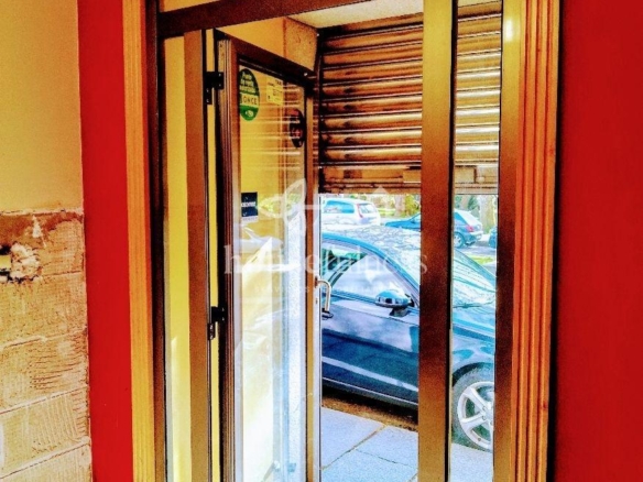 Local comercial con vivienda en Plaza das Angustias