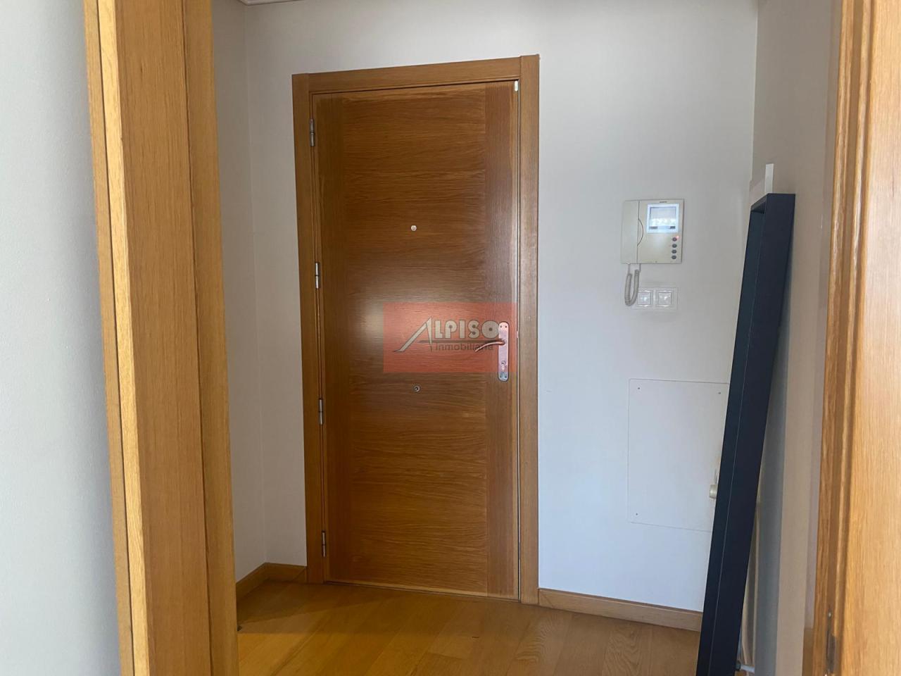 175811828835600068314_175274763106 Estudio seminuevo Auditorio
