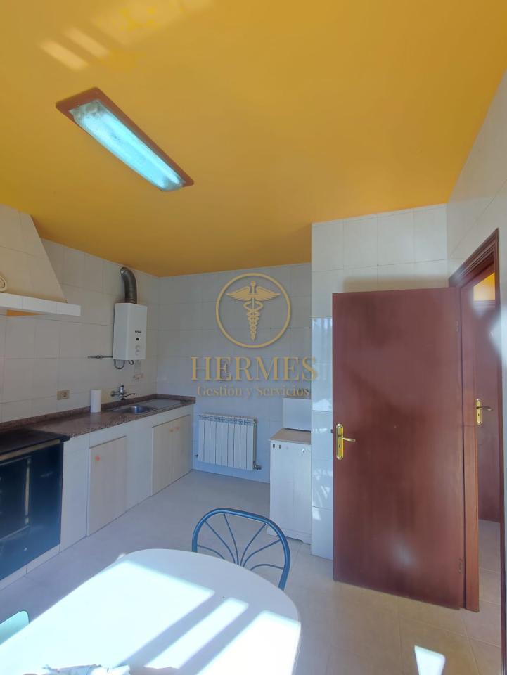 176044589140200040346_175999888521 Casa de plata baja en Tomiño!!