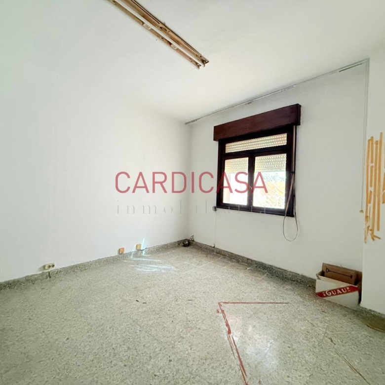 Entresuelo de 430 m² en pleno centro de Vigo.