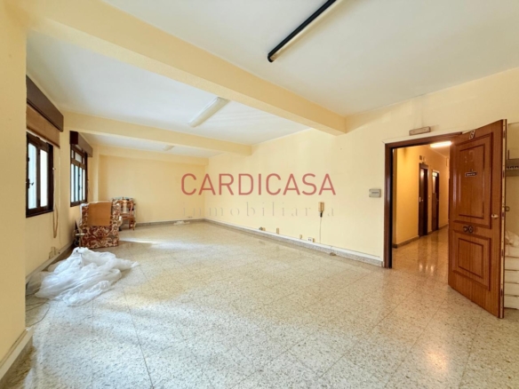 Entresuelo de 430 m² en pleno centro de Vigo.