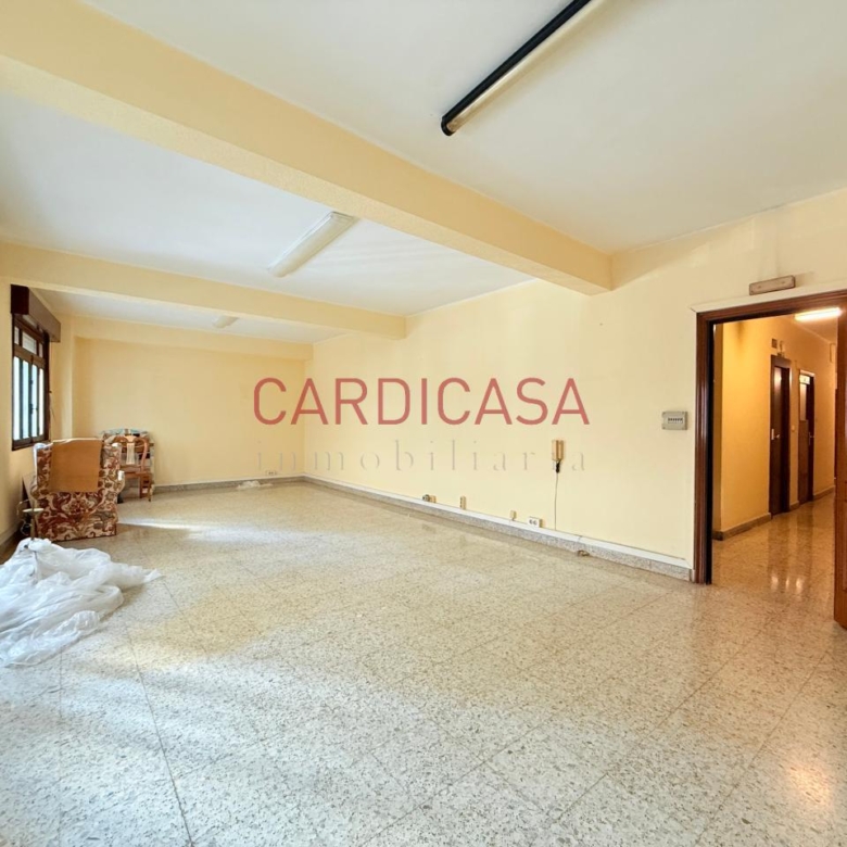 Entresuelo de 430 m² en pleno centro de Vigo.