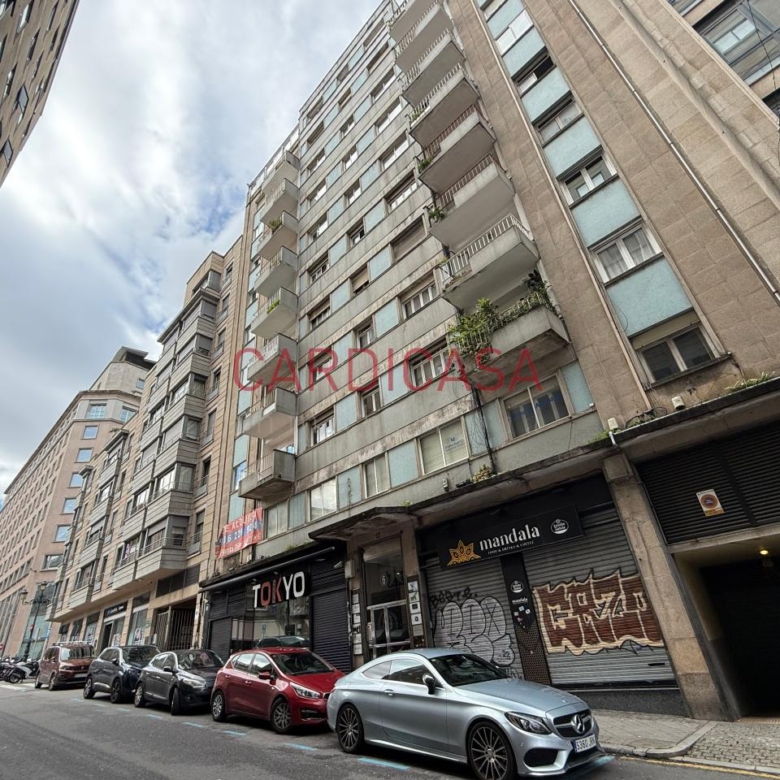 Entresuelo de 430 m² en pleno centro de Vigo.