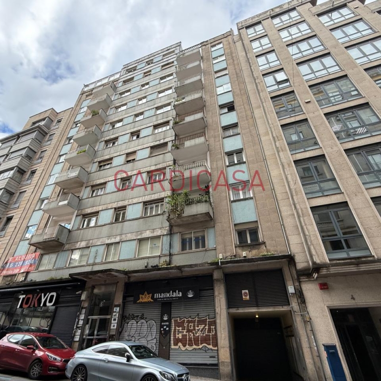Entresuelo de 430 m² en pleno centro de Vigo.