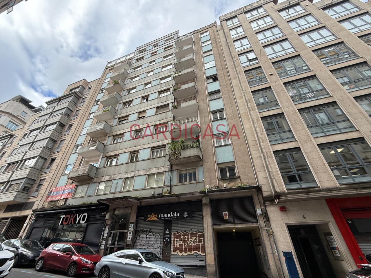 Entresuelo de 430 m² en pleno centro de Vigo.