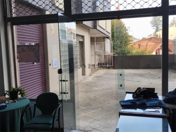 Local comercial en alquiler, las proximidades de la plaza de la Independencia. Acondicionado.