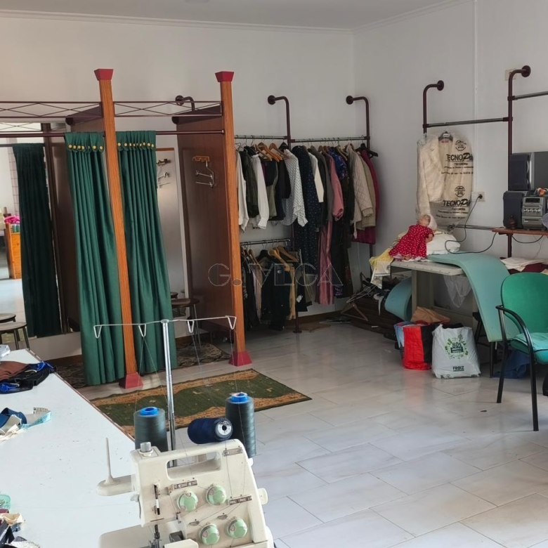 Local comercial en alquiler, las proximidades de la plaza de la Independencia. Acondicionado.