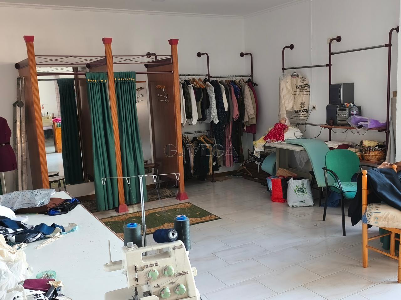 Local comercial en alquiler, las proximidades de la plaza de la Independencia. Acondicionado.
