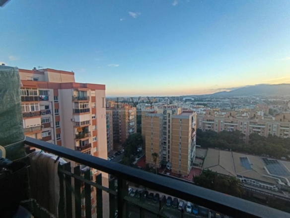 ** OPORTUNIDAD ATICO ESTUPENDO EN MALAGA **