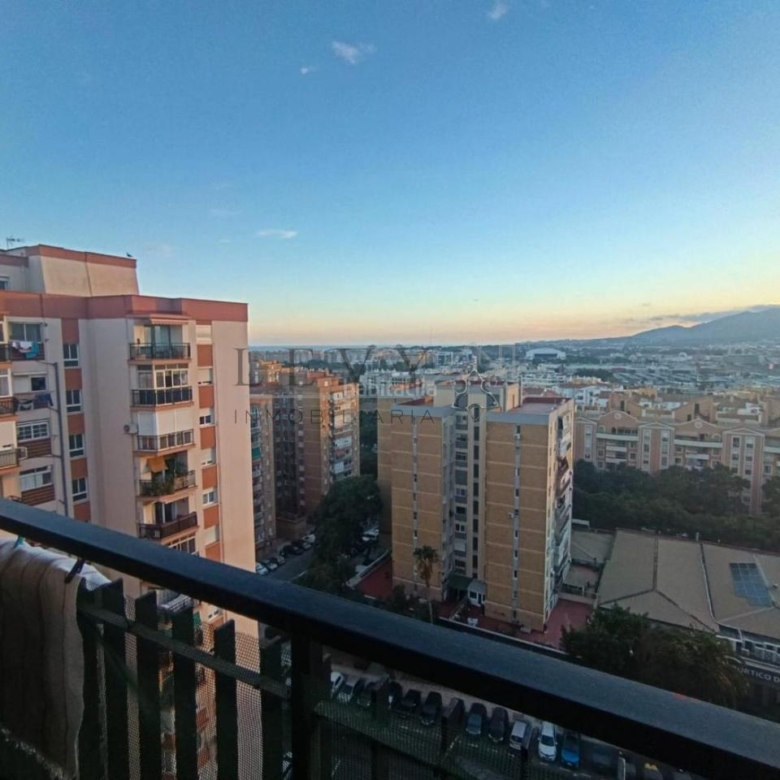 ** OPORTUNIDAD ATICO ESTUPENDO EN MALAGA **