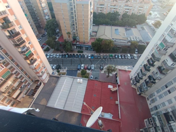** OPORTUNIDAD ATICO ESTUPENDO EN MALAGA **