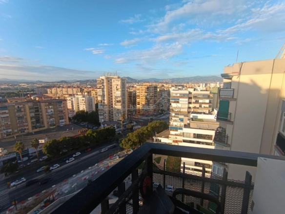 ** OPORTUNIDAD ATICO ESTUPENDO EN MALAGA **