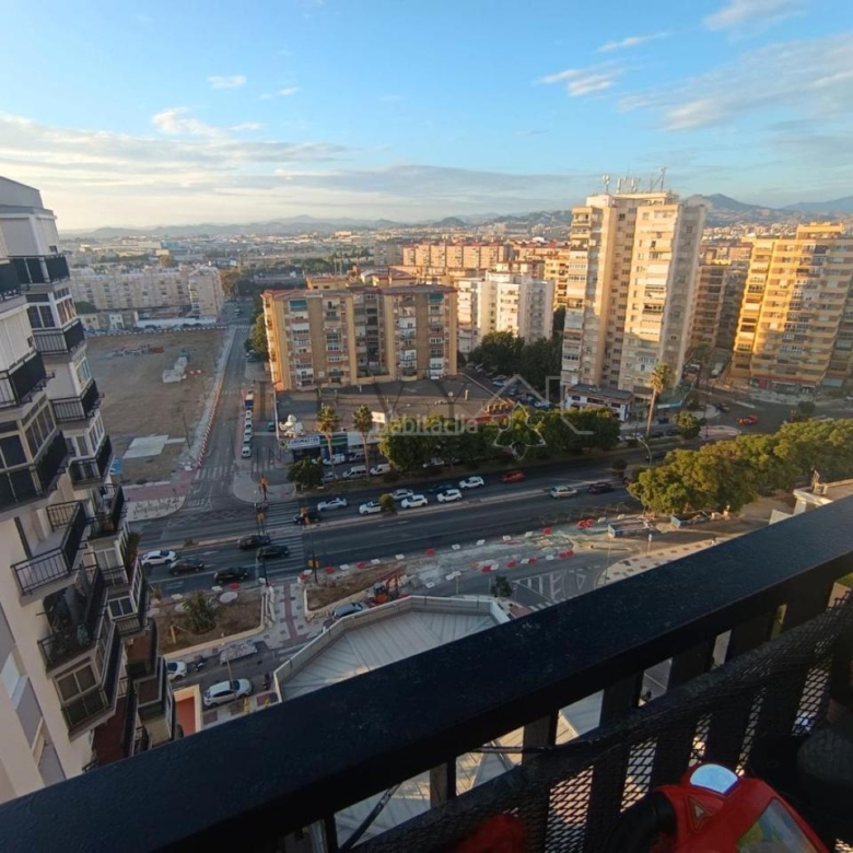 ** OPORTUNIDAD ATICO ESTUPENDO EN MALAGA **