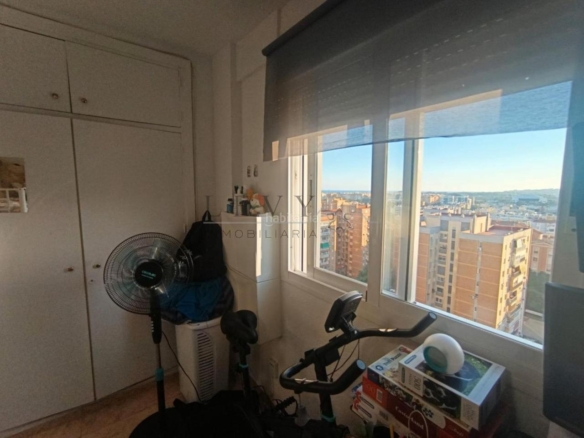 ** OPORTUNIDAD ATICO ESTUPENDO EN MALAGA **