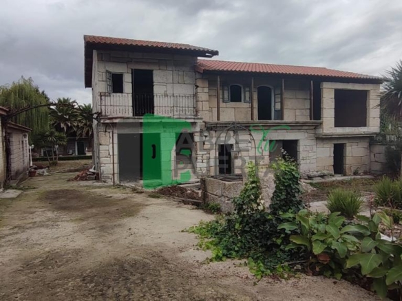 CONJUNTO DE CASAS PARA REFORMAR