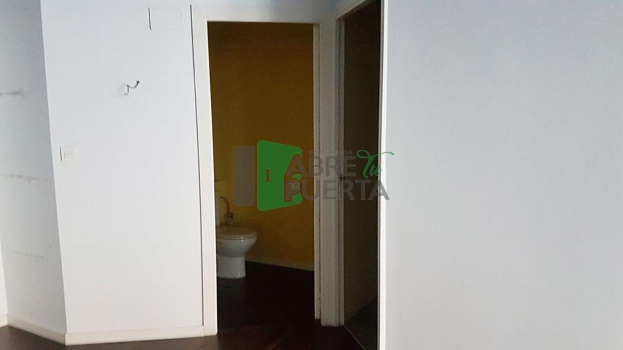 176253632906900028453_176253545926 Alquiler de Local en calle da Paz, 13