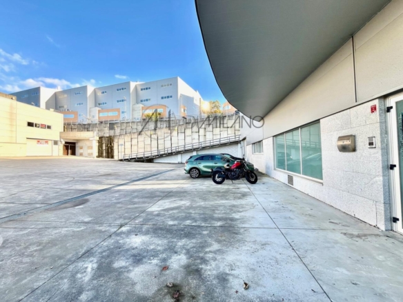 Nave industrial en alquiler – Polígono de Valladares (Vigo)