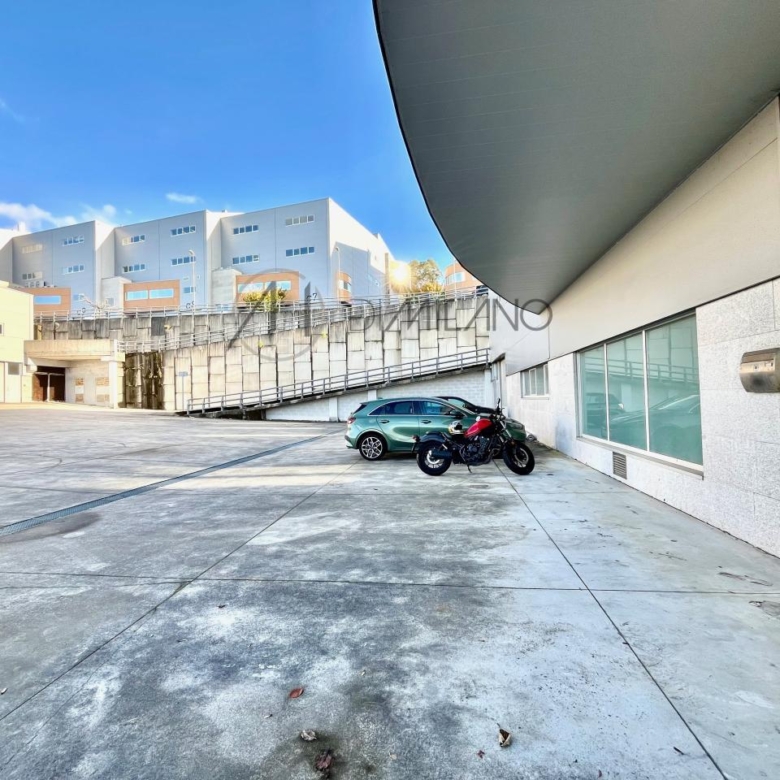 Nave industrial en alquiler – Polígono de Valladares (Vigo)