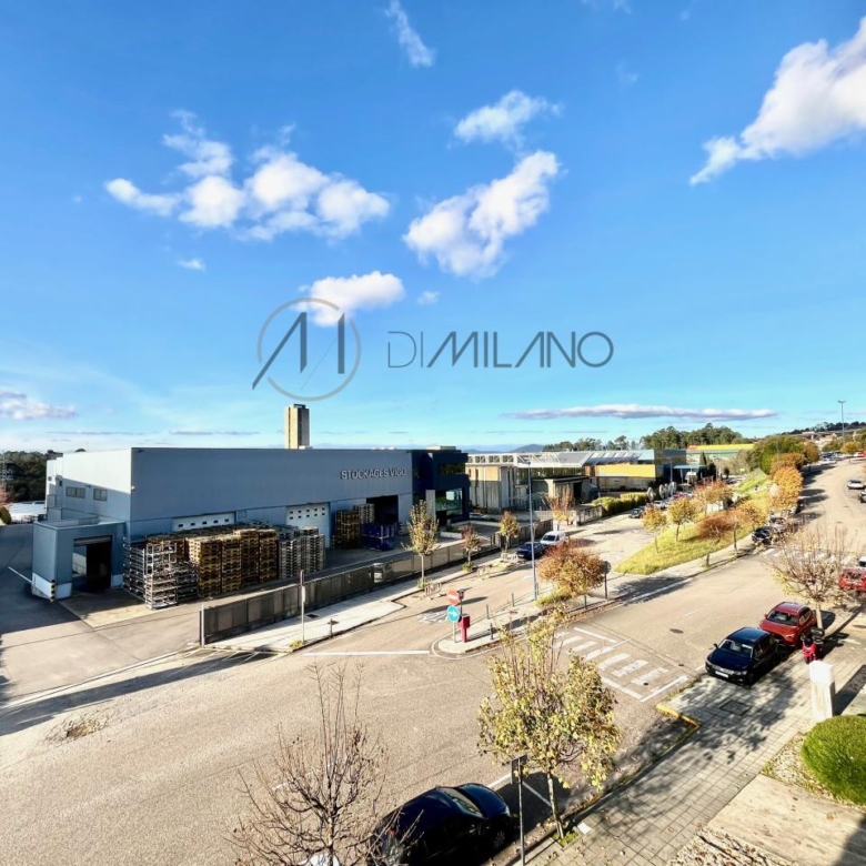 Nave industrial en alquiler – Polígono de Valladares (Vigo)