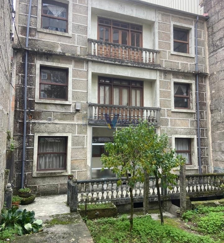 Edificio completo en Carballiño (O)