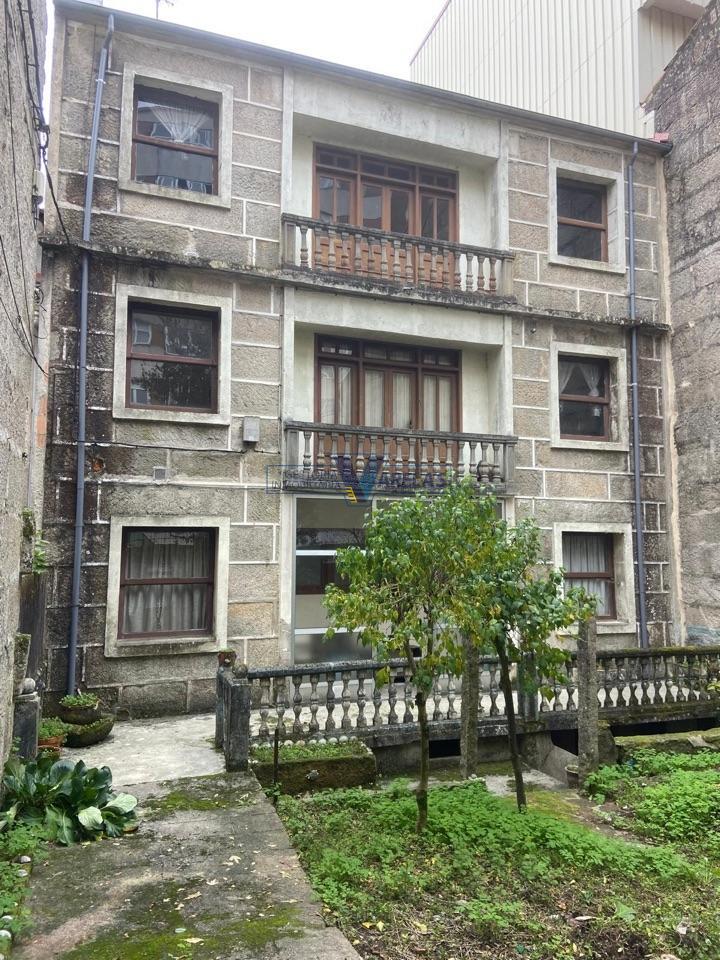 176415777747800167688_176415722908 Edificio completo en Carballiño (O)