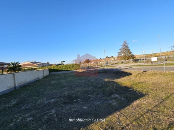 PARCELA EN VENTA PARA CHALET EN LOS ALMENDROS. REF 138