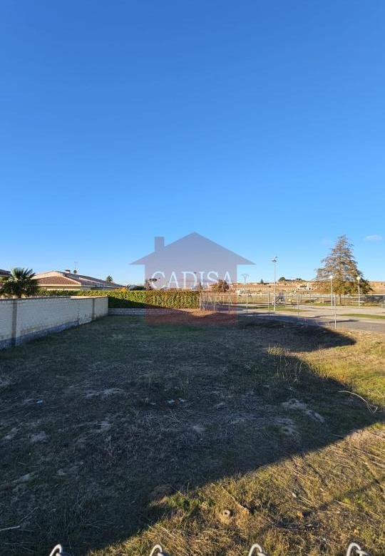 PARCELA EN VENTA PARA CHALET EN LOS ALMENDROS. REF 138