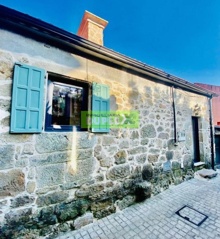 Vive la auténtica esencia de Combarro en esta casa de piedra