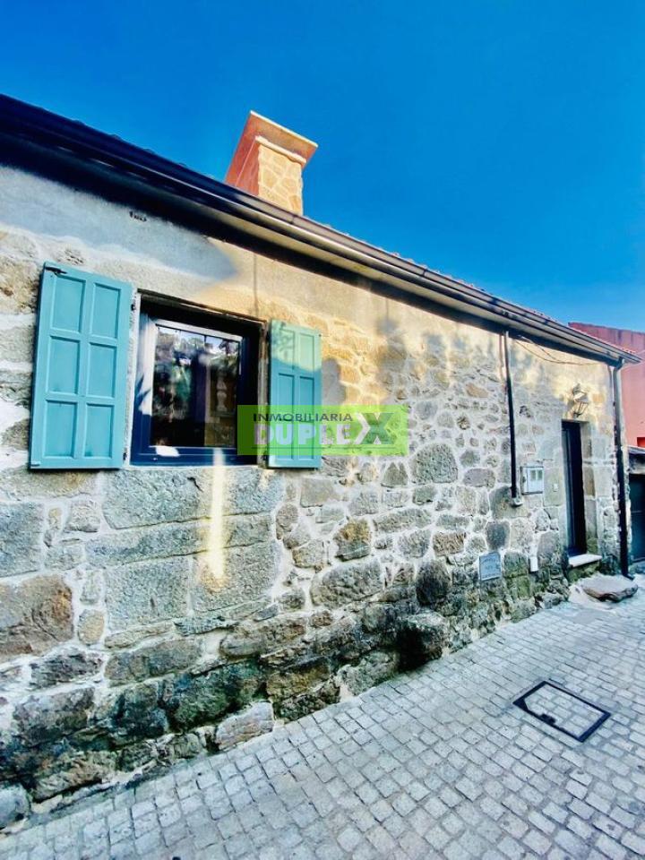 176432258626100043264_176431997160 Vive la auténtica esencia de Combarro en esta casa de piedra
