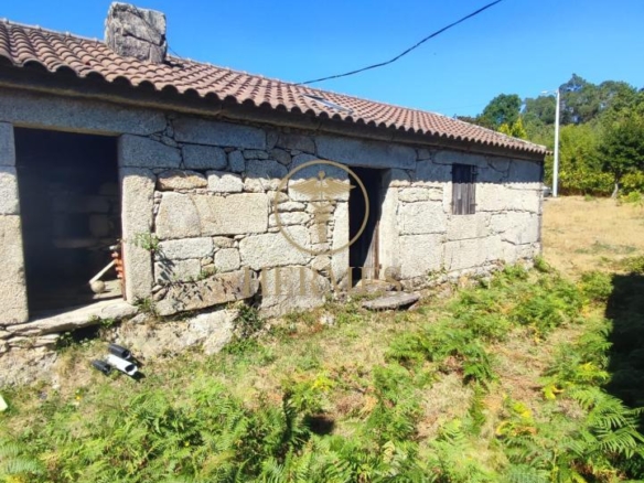 Se vende casa rustica  en obra, Porriño.